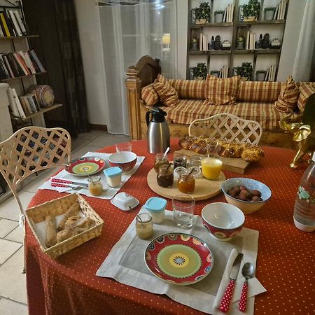 L'Escale Bed & Breakfast La Jarrie Bagian luar foto